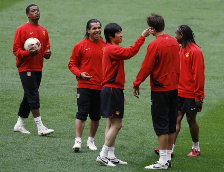 松弛！19岁阿兰达首秀，斯卡洛尼：他就像在家，我让他吐掉口香糖